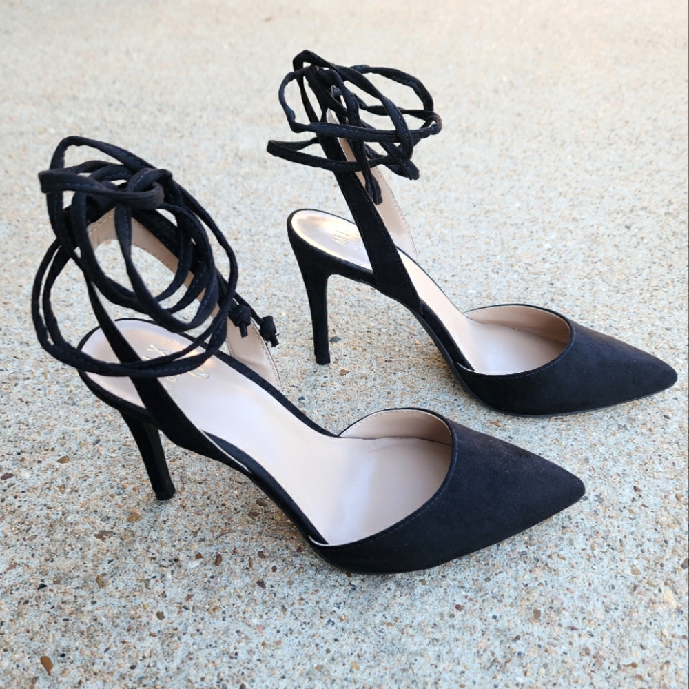 Mix No. 6 Haline Pump black pointed heels